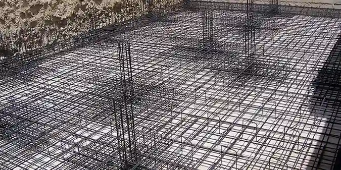 Diseño de losa de cimentación en Coronel: soluciones estructurales adaptadas al terreno costero